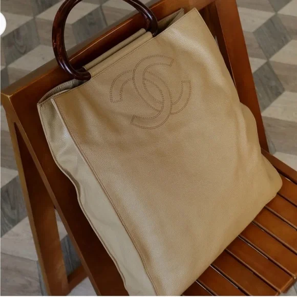 Authentic CHANEL beige caviar leather CC tortoise top handle satchel bag - Picture 1 of 14